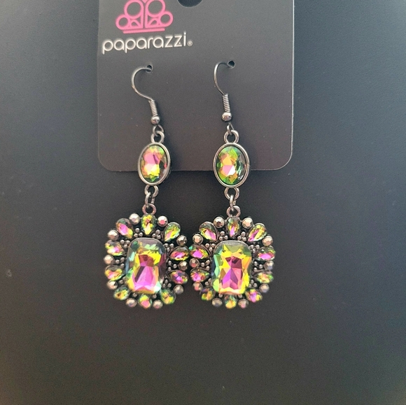 paparazzi Jewelry - Paparazzi Iridescent Dangle Earrings